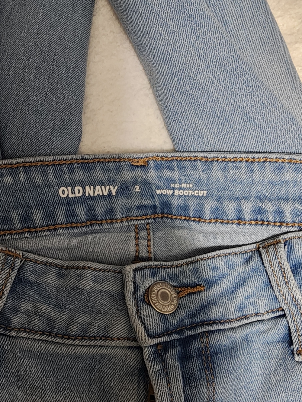 Old Navy Light Wash Women's Bootcut Jeans - Classic Fit - Mid Rise - Picture 8 of 8
